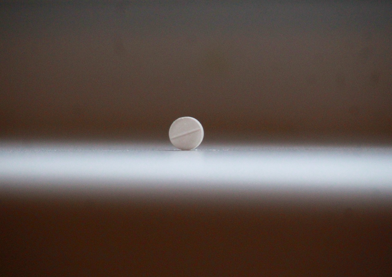 Illustrazione della melatonina che regola l'orologio biologico umano.